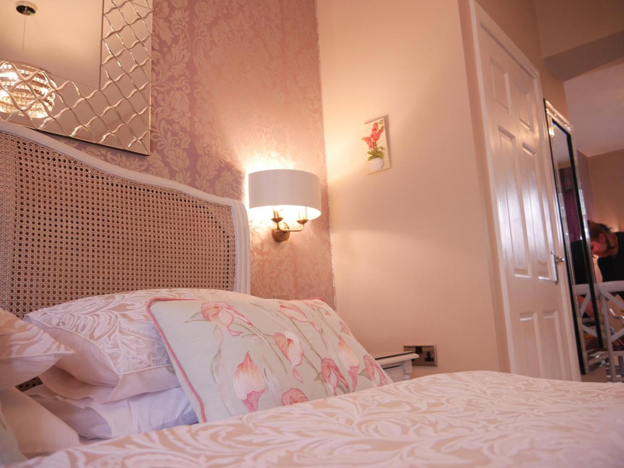 Bowness Bay Suites (Adults Only) Zewnętrze zdjęcie