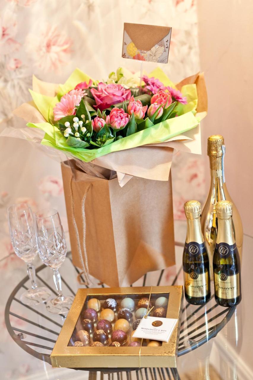 Bowness Bay Suites (Adults Only) Zewnętrze zdjęcie